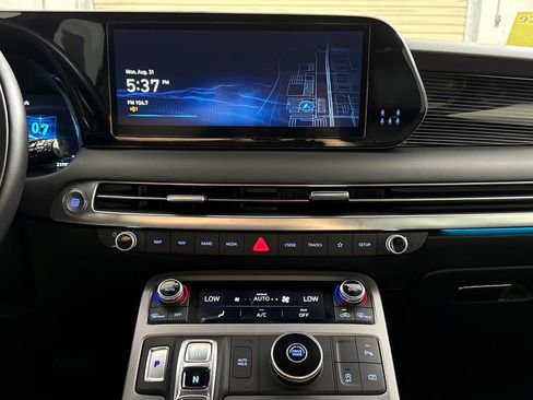Certified 2024 Hyundai Palisade Calligraphy FWD image 22