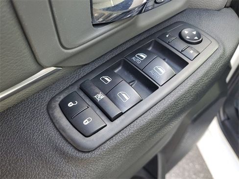 Used 2021 RAM 1500 Classic SLT image 13