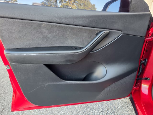 Used 2022 Tesla Model Y Performance AWD/4WD image 17