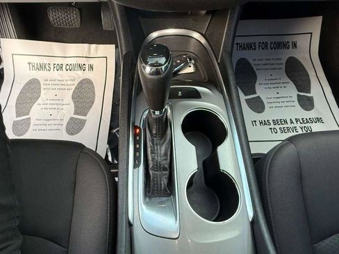 Used 2020 Chevrolet Malibu LT image 36