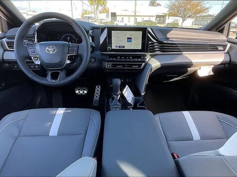 New 2026 Toyota Camry SE image 5
