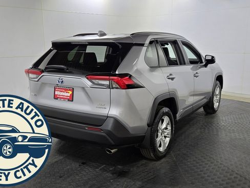 Used 2020 Toyota RAV4 XLE image 7