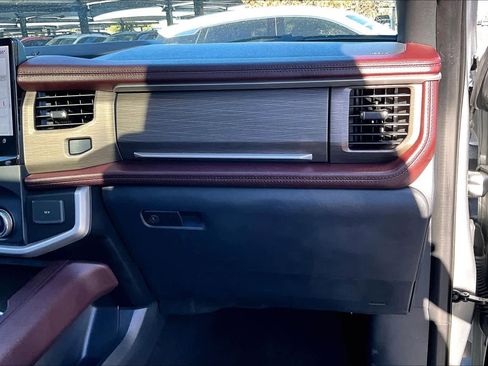 Used 2023 Ford Expedition Limited image 19