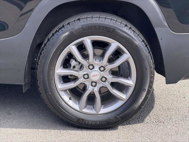 Used 2023 GMC Terrain SLT w/ Tech Package AWD/4WD image 10