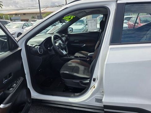 Used 2024 Nissan Kicks SR image 9