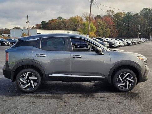 New 2026 Nissan Kicks SV image 2