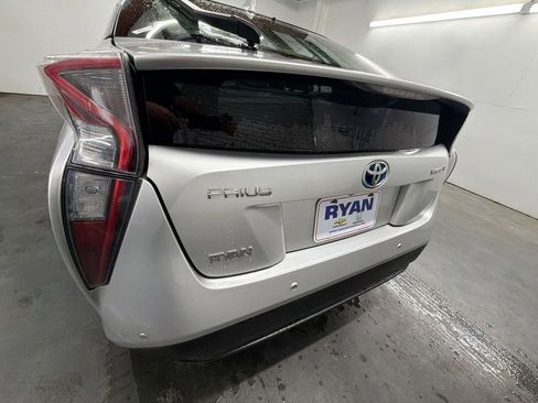Used 2018 Toyota Prius Two w/ Prius Two Safety Plus Package FWD image 30