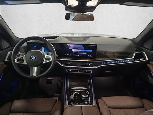 Used 2026 BMW X7 xDrive40i image 9
