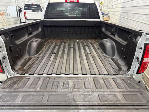 Used 2018 GMC Sierra 2500 SLT w/ Snow Plow Prep Package image 21