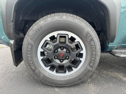 New 2026 Toyota 4Runner TRD Off-Road Premium AWD/4WD image 9