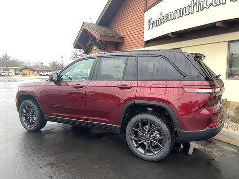 New 2025 Jeep Grand Cherokee Limited image 15