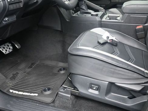 Used 2025 Toyota Tacoma TRD Sport RWD image 12