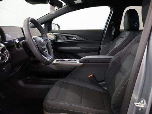 New 2026 Chevrolet Equinox EV LT image 12