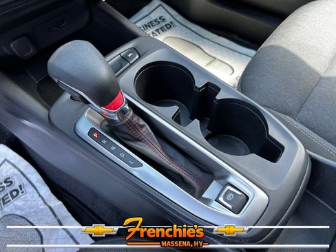 Used 2024 Chevrolet Trax RS FWD image 15
