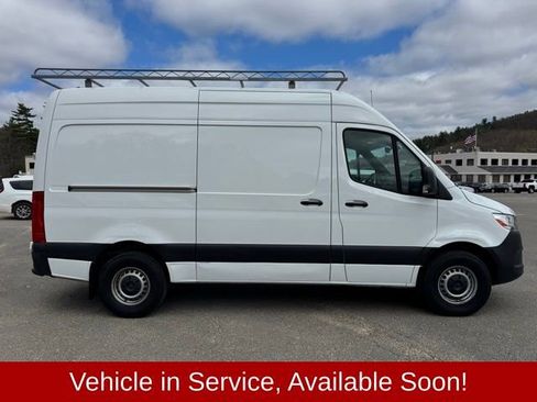 Used 2022 Mercedes-Benz Sprinter 1500 image 5