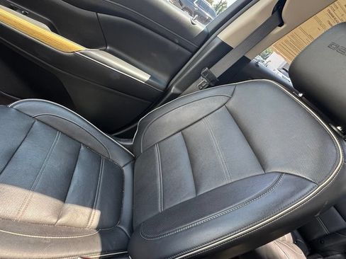 Used 2019 GMC Acadia Denali w/ Technology Package AWD/4WD image 23