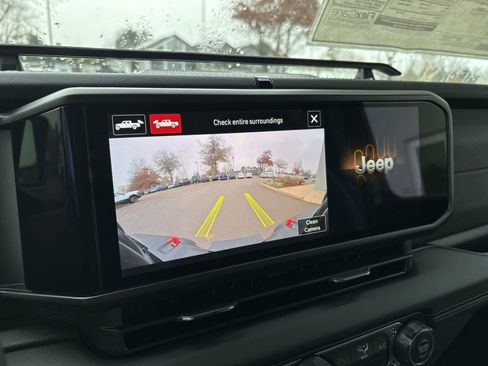 New 2026 Jeep Gladiator Rubicon w/ Technology Group image 22