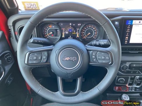 Certified 2025 Jeep Wrangler Unlimited Rubicon AWD/4WD image 16