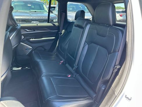 Used 2022 Jeep Grand Cherokee Overland w/ Adv Protech Group III AWD/4WD image 36