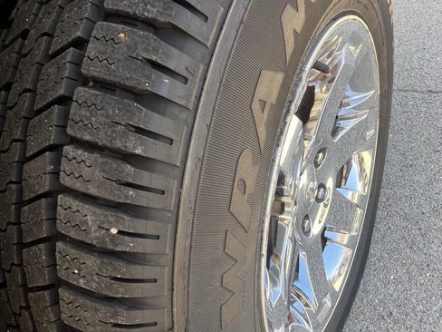 Used 2012 RAM 1500 Laramie image 8