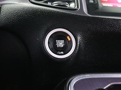 Used 2017 Dodge Challenger R/T image 17