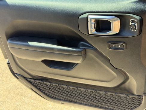 Used 2025 Jeep Wrangler Unlimited Sport AWD/4WD image 25