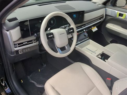Used 2024 Hyundai Santa Fe Limited image 12