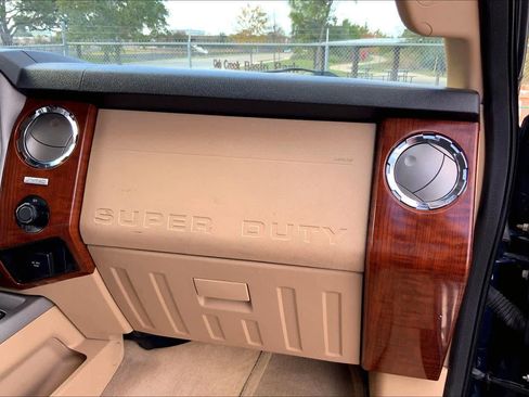 Used 2016 Ford F250 King Ranch w/ FX4 Off-Road Package image 17