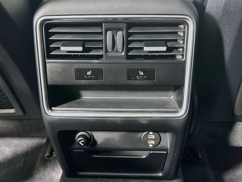 Certified 2023 Porsche Cayenne AWD/4WD image 24