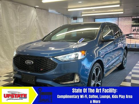 Used 2020 Ford Edge ST w/ Cold Weather Package image 3