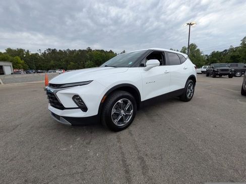 Used 2023 Chevrolet Blazer LT FWD image 8