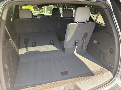 Used 2024 Chevrolet Tahoe LT image 28