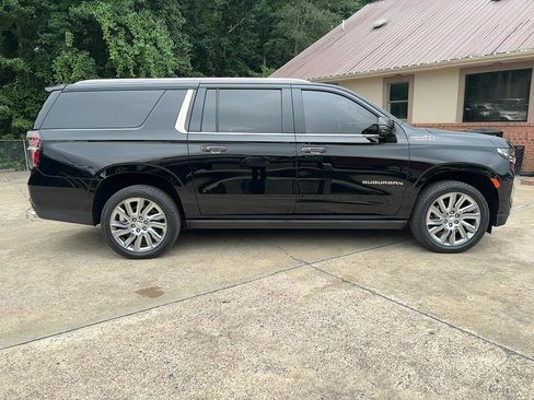 Used 2021 Chevrolet Suburban High Country w/ Premium Package image 4