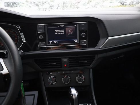 Used 2021 Volkswagen Jetta S image 15