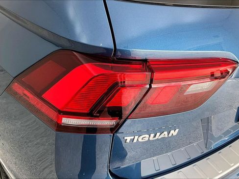 Used 2020 Volkswagen Tiguan SEL Premium R-Line AWD/4WD image 36