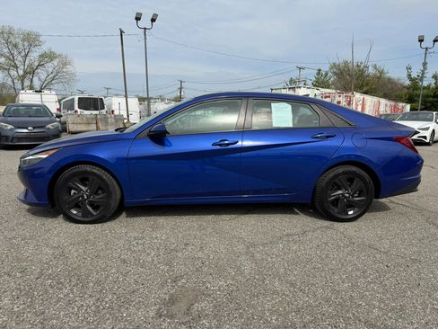 Used 2022 Hyundai Elantra SEL FWD image 8