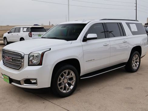 Used 2020 GMC Yukon XL SLT w/ Open Road Package image 3