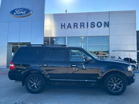 Used 2017 Ford Expedition Limited w/ Equipment Group 301A AWD/4WD image 4