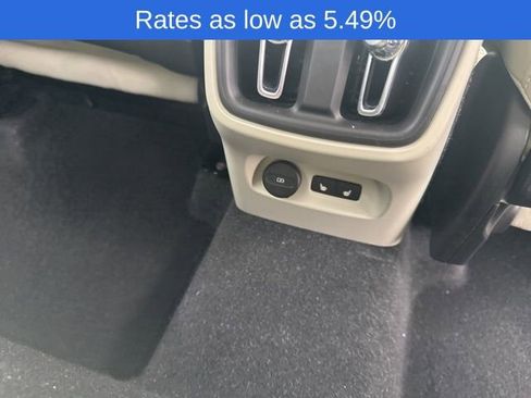 Used 2023 Volvo XC40 B5 Plus w/ Driver Assist Package image 10