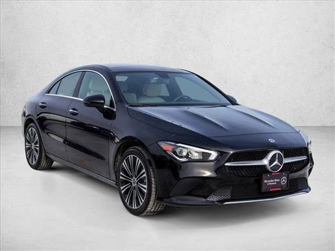 Used 2023 Mercedes-Benz CLA 250 4MATIC image 3