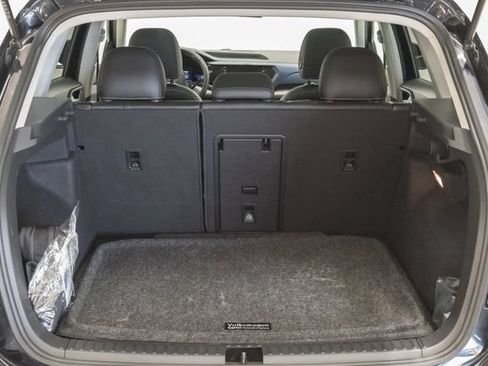 Used 2022 Volkswagen Taos SE w/ Panoramic Sunroof Package FWD image 9