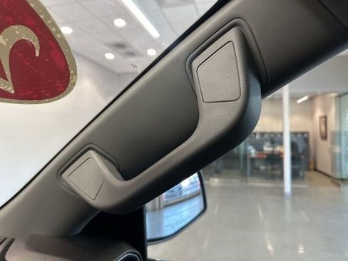 Used 2024 GMC Sierra 1500 SLT image 36