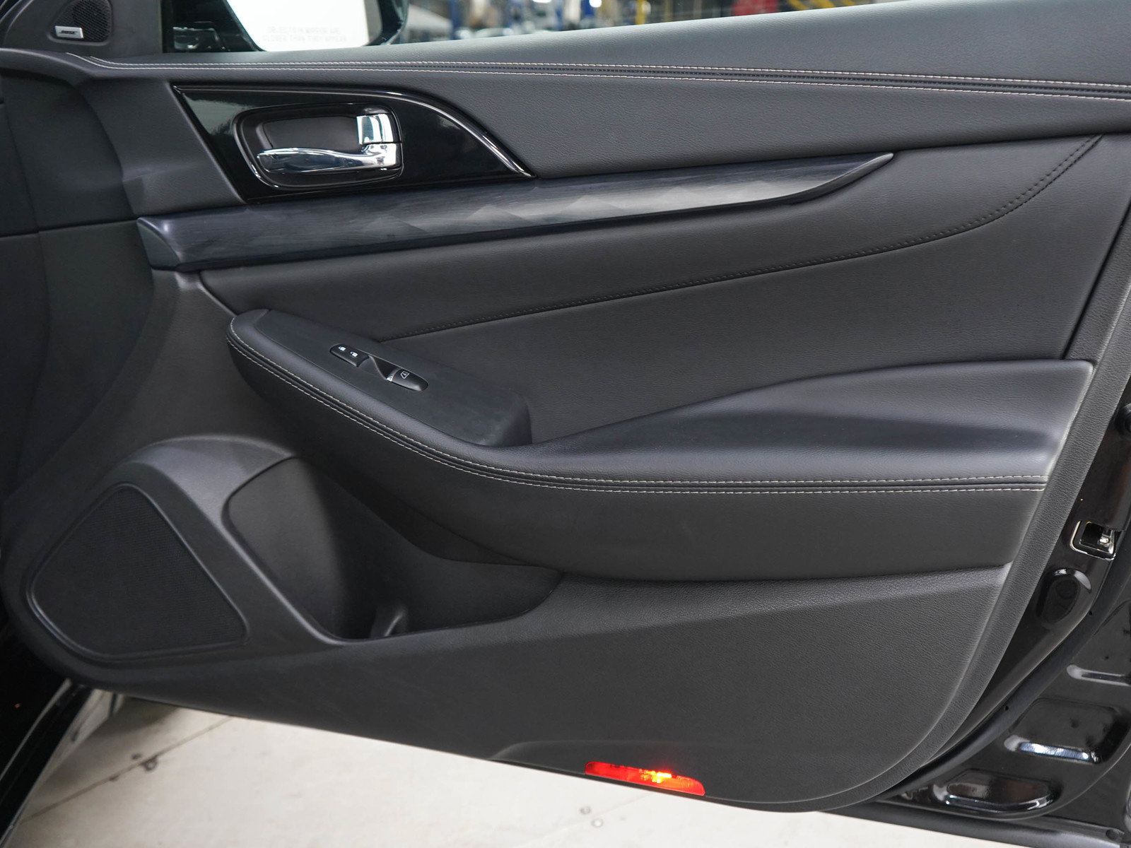 Used 2023 Nissan Maxima Platinum w/ Sport Mat Group FWD image 9