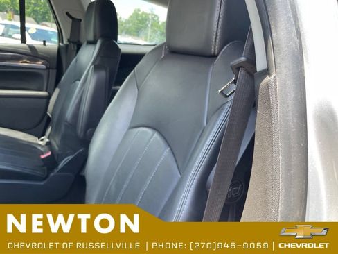 Used 2017 Buick Enclave Leather FWD image 32