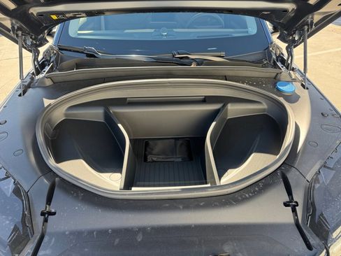 New 2025 Volvo EX90 Ultra image 16