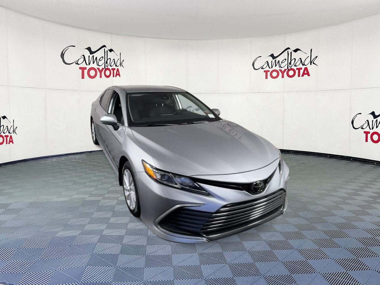 Used 2024 Toyota Camry LE FWD image 4