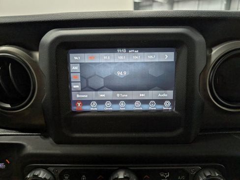 Used 2019 Jeep Wrangler Unlimited Sport S image 25