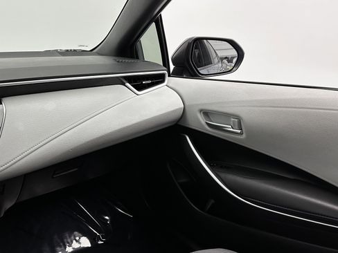 Used 2020 Toyota Corolla SE image 26