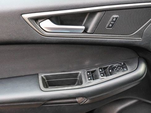 Used 2015 Ford Edge SE image 30
