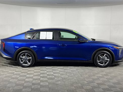 Used 2025 Kia K4 FWD image 2